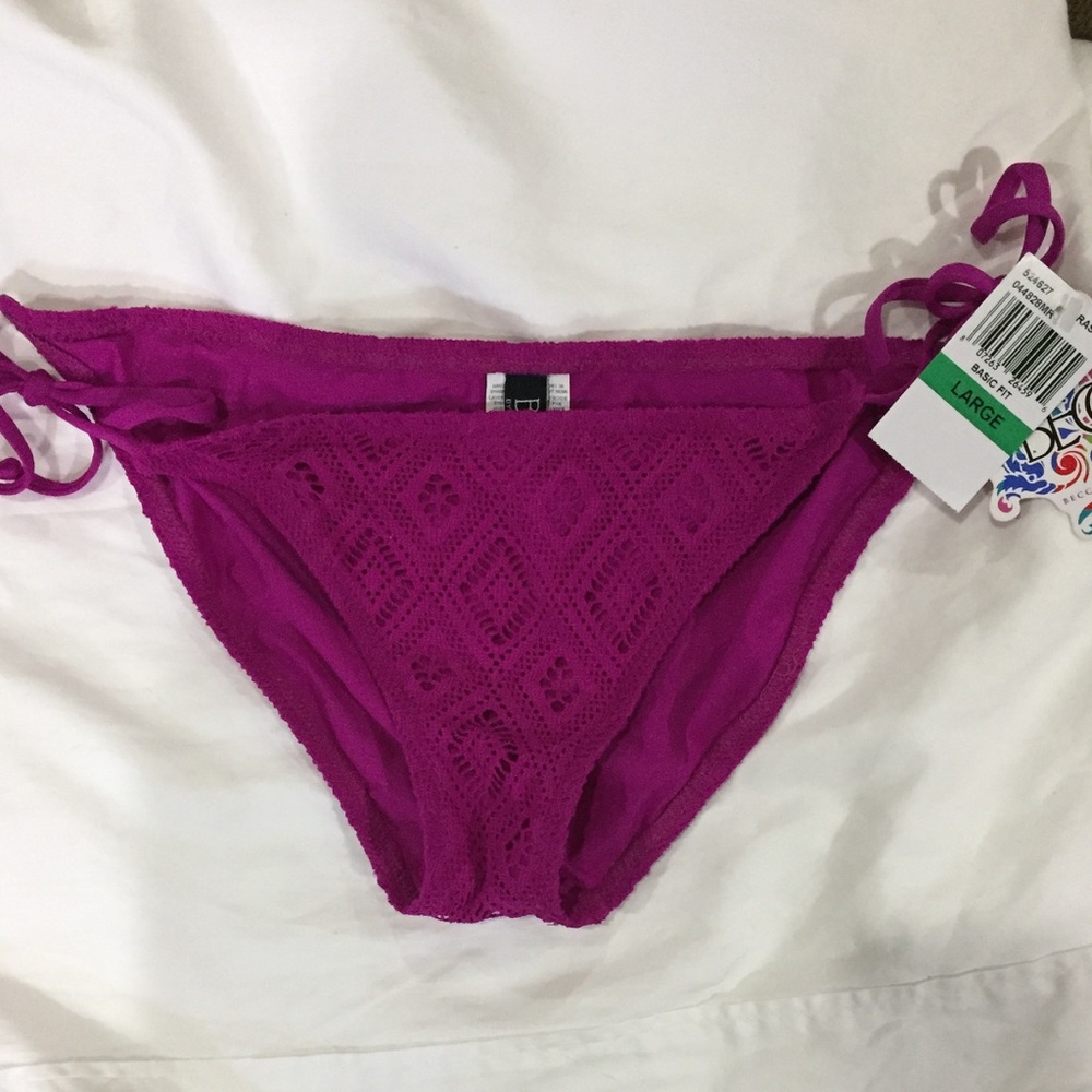 Becca NWT Crochet Tie Side Bikini Bottom Sz L